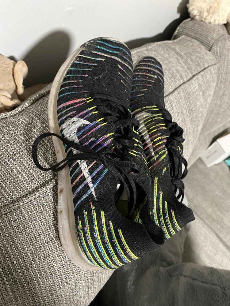 Nike Women's Free Running Motion Flyknit Shoe